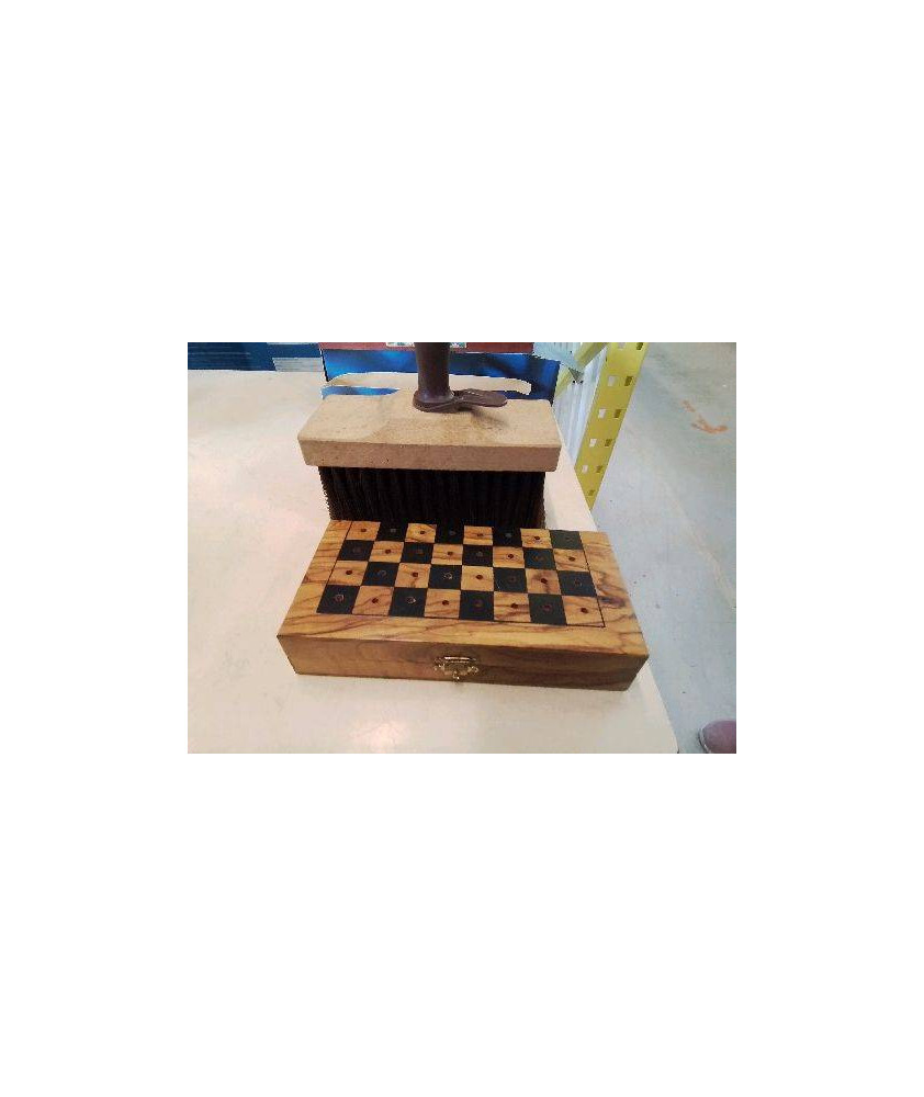 PETIT JEU D’ÉCHEC 