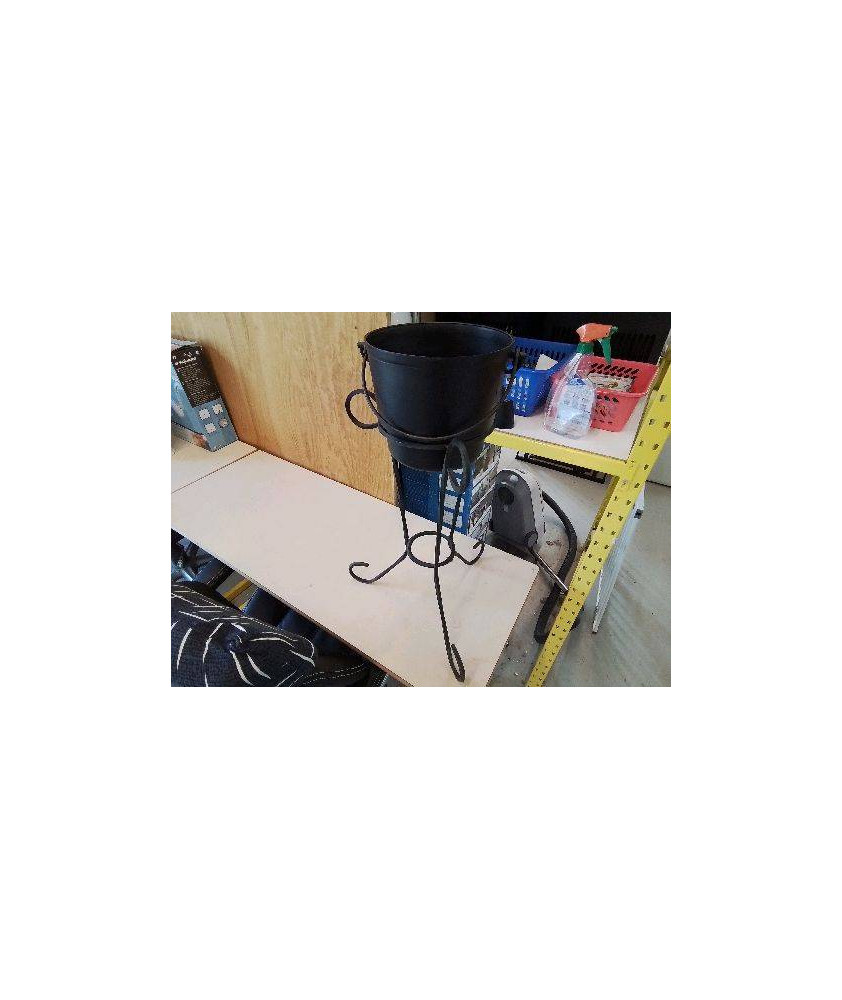 SUPPORT À PLANTE AVEC SON POT 