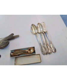 LOT DE 4 COUVERT METAL ARGENTÉ