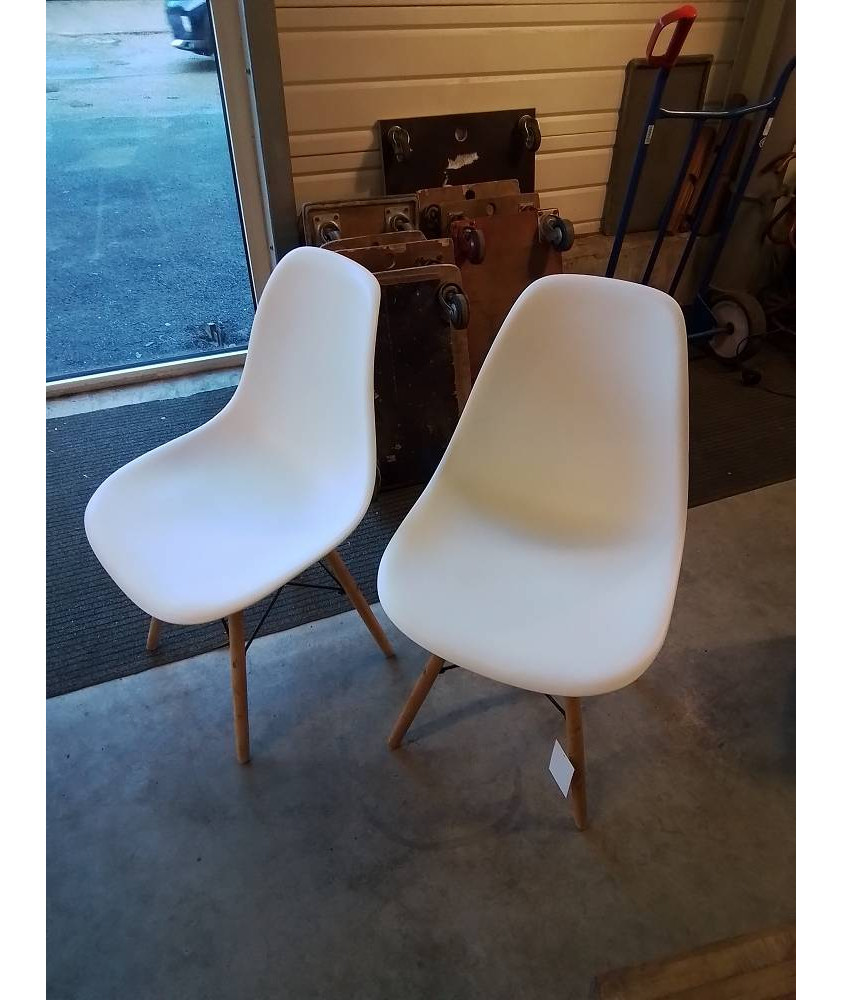 PAIRE DE CHAISES PIÈTEMENT BOIS CLAIR ASSISE RESINE BLANC 