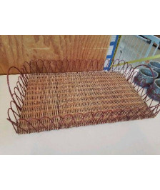 PLATEAU EN FER ET OSIER 