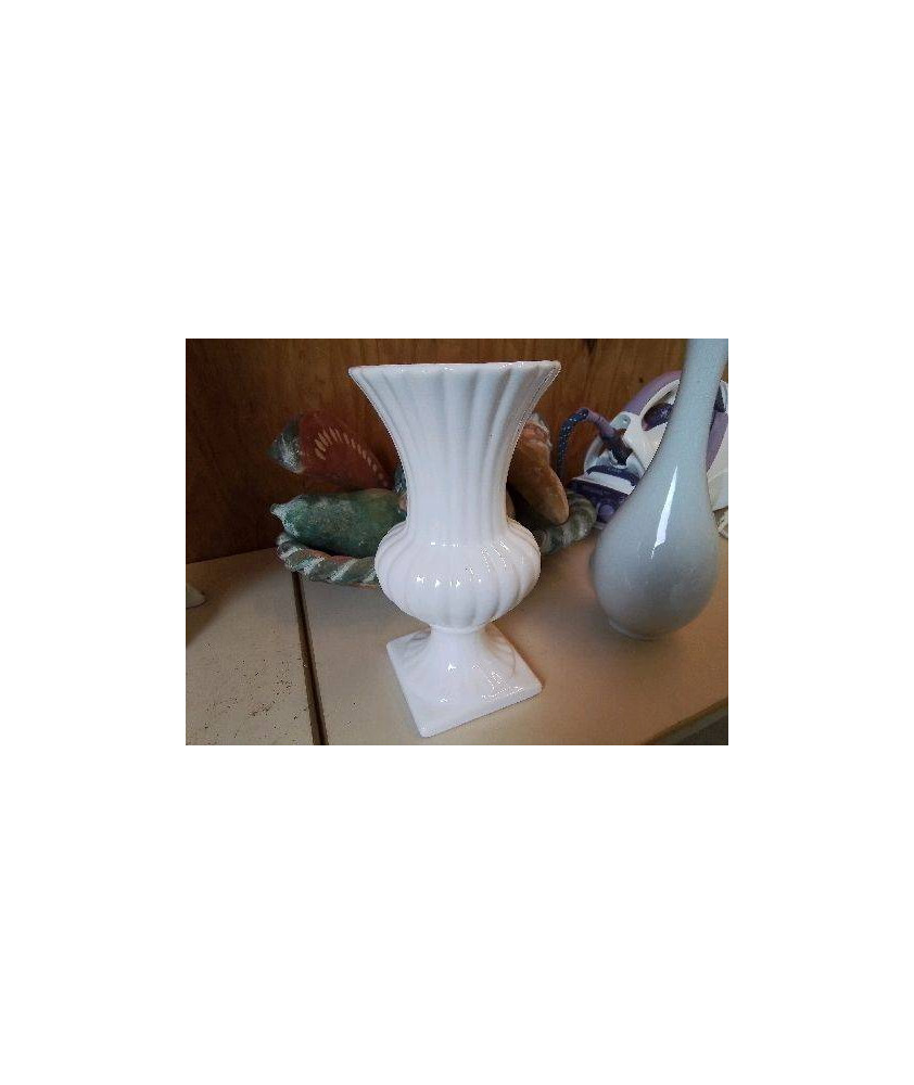 VASE EN PORCELAINE 
