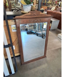 MIROIR RECTANGULAIRE A FRONTON BOIS SCULPTÉ AUX FLEURS ANNÉES 40