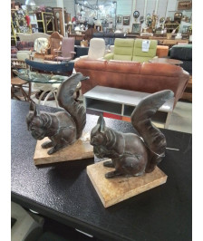 PAIRE DE SERRE LIVRES ÉCUREUILS RÉGULE SOCLE MARBRE ART DÉCO 