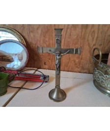 CRUCIFIX EN LAITON