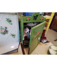 PETITE ARMOIRE POUPÉE VERTE MOTIF FLORAL 