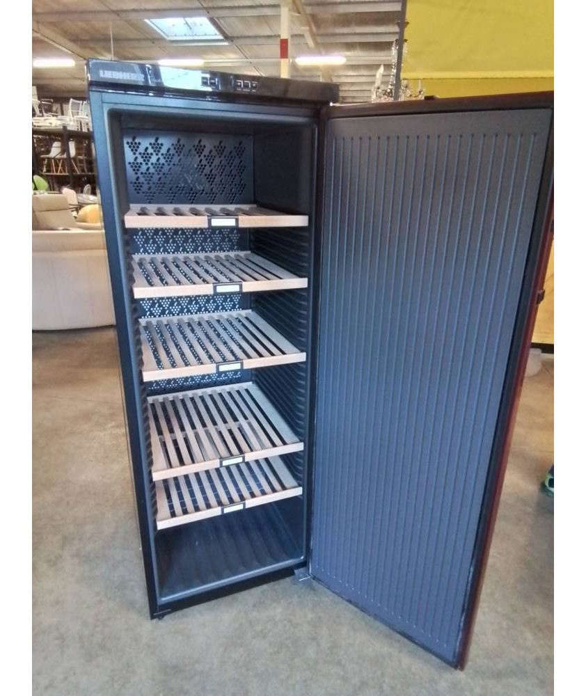 CAVE A VIN DE VIELLISSEMENT LIEBHERR WKR4211 20A/001 409L