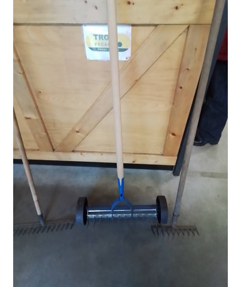 SCARIFICATEUR A ROUES MANUEL REVEX