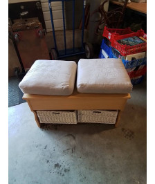 BANC COFFRE BOIS CLAIR AVEC PANIERS ET 4 COUSSINS 