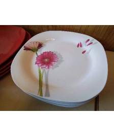 LOT DE 4 ASSIETTES PLATES