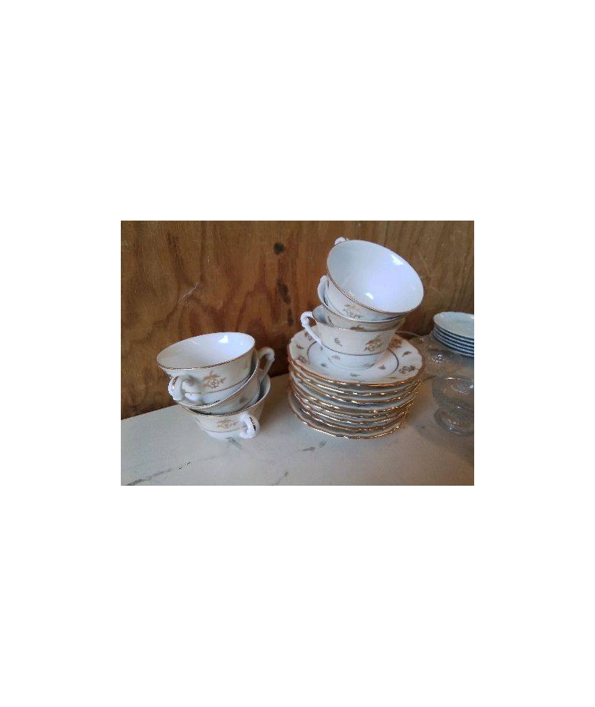 LOT DE 6 TASSES A CAFE AVEC SOUCOUPES 