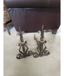 PAIRE DE CHENETS FER FORGÉ ANSE CUIVRE