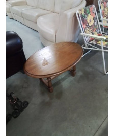 TABLE BASSE OVALE A ENTRETOISE STYLE RÉGENCE 