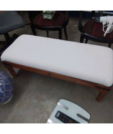 BANC BOIS ET TISSU BLANC