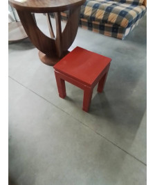 TABLE BASSE CARREE BOIS PEINT ROUGE 