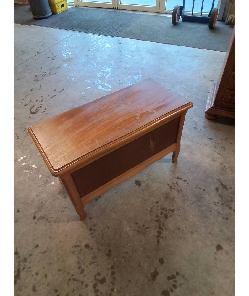 COFFRE BOIS CLAIR STYLE RÉGENCE 