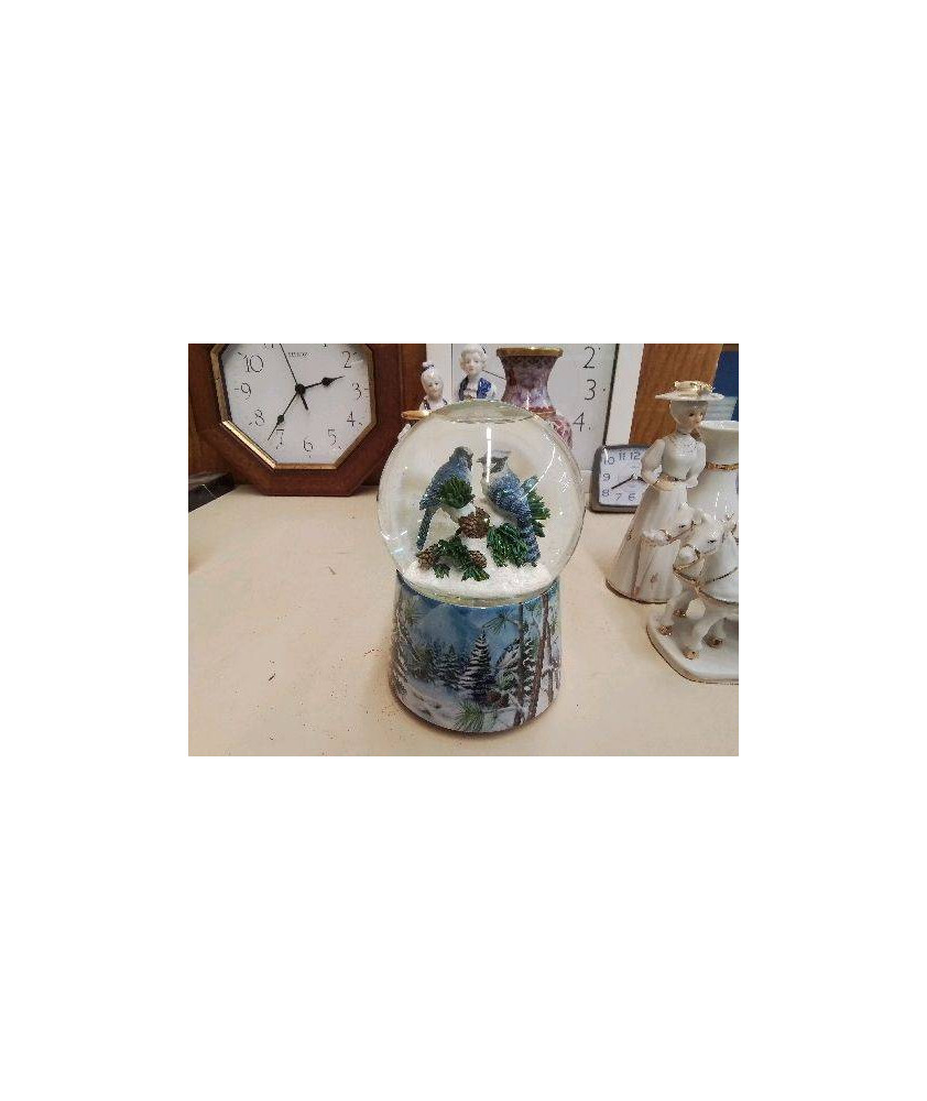 PETITE BOULE  À NEIGE MUSICALE 