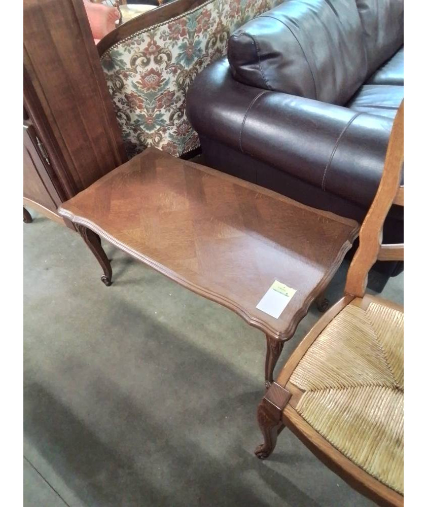 TABLE BASSE RECTANGULAIRE BOIS CHANTOURNÉ PIEDS ESCARGOT STYLE RÉGENCE 