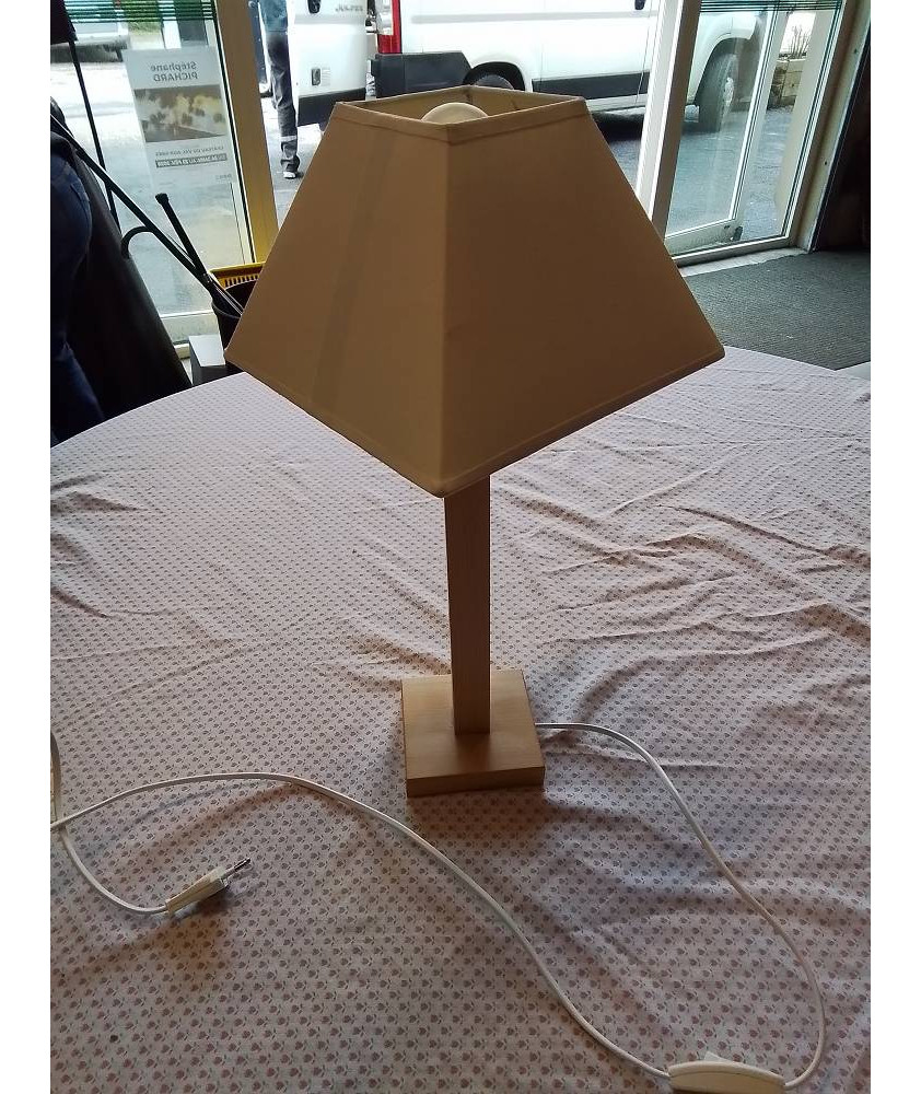 LAMPE BOIS AJ ECRU 