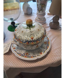 LEGUMIER ET SON DORMANT CÉRAMIQUE DÉCOR A LA BERAIN