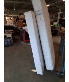 SOMMIER TAPISSER A LATTES AVEC PIEDS BOIS DUVIVIER 140X190CM