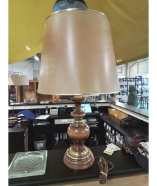 LAMPE BOIS TOURNÉ ET LAITON AJ LISERÉ DORÉ 