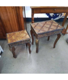 TABLES GIGOGNES STYLE ORIENTAL