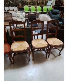 3 CHAISES PAILLÉ BOIS SCULPTÉ AU PANIER 