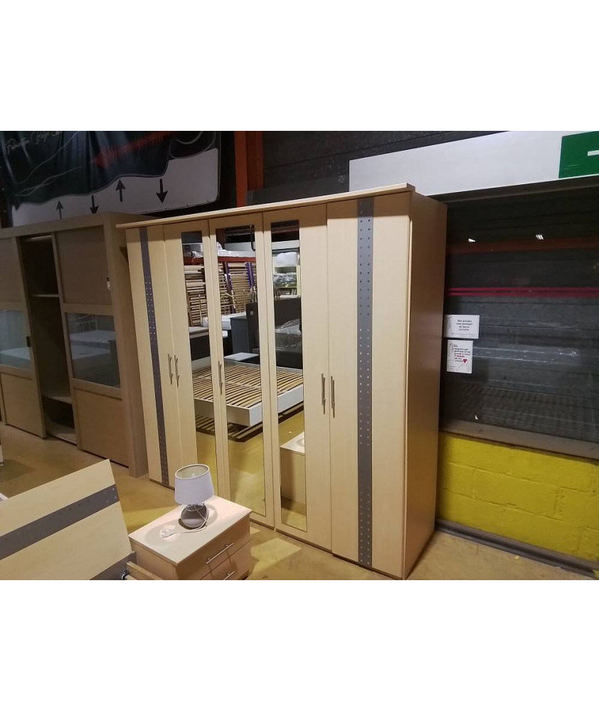 ARMOIRE 5 PORTES EN L’ÉTAT 