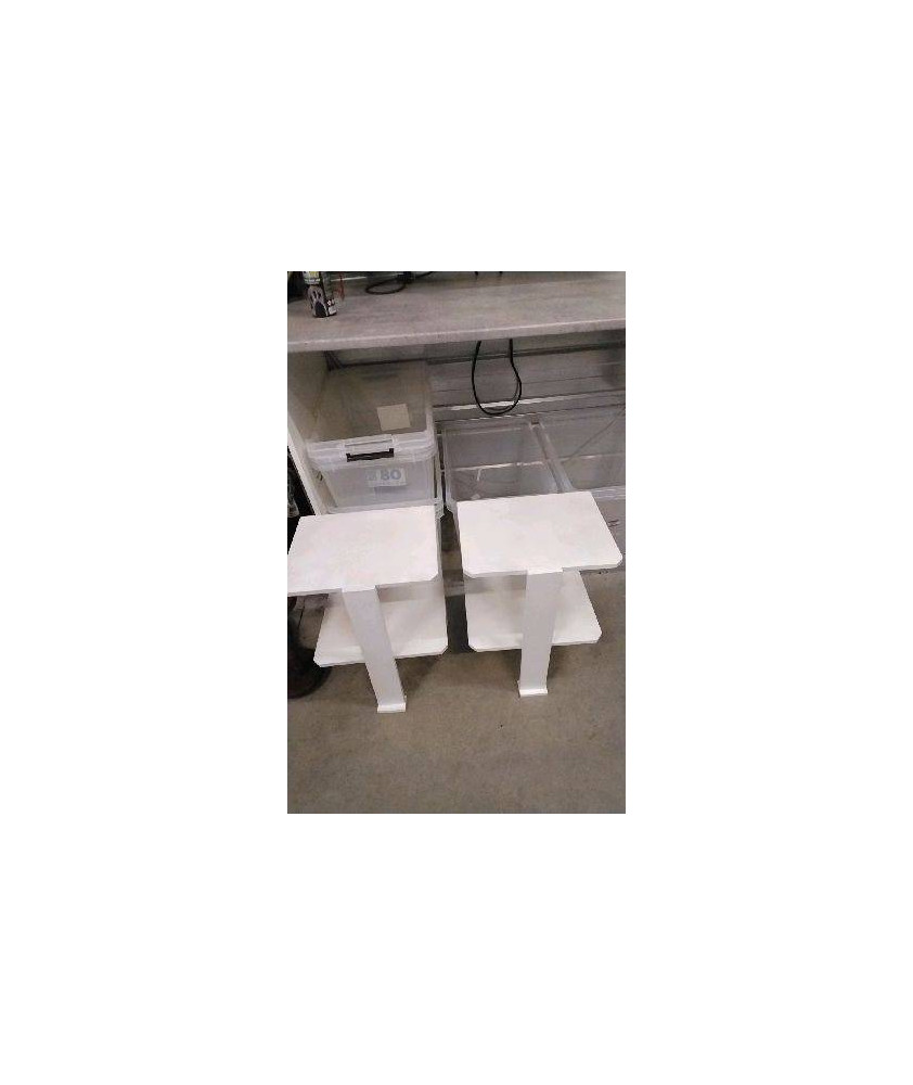 CHEVET BLANC EN L’ETAT