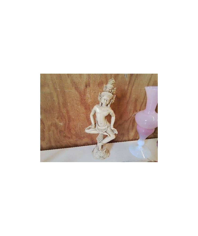 STATUETTE EN RESINE 