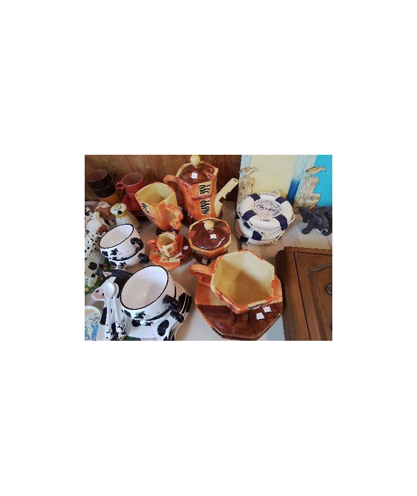 SERVICE COLORÉ AFRICAIN 