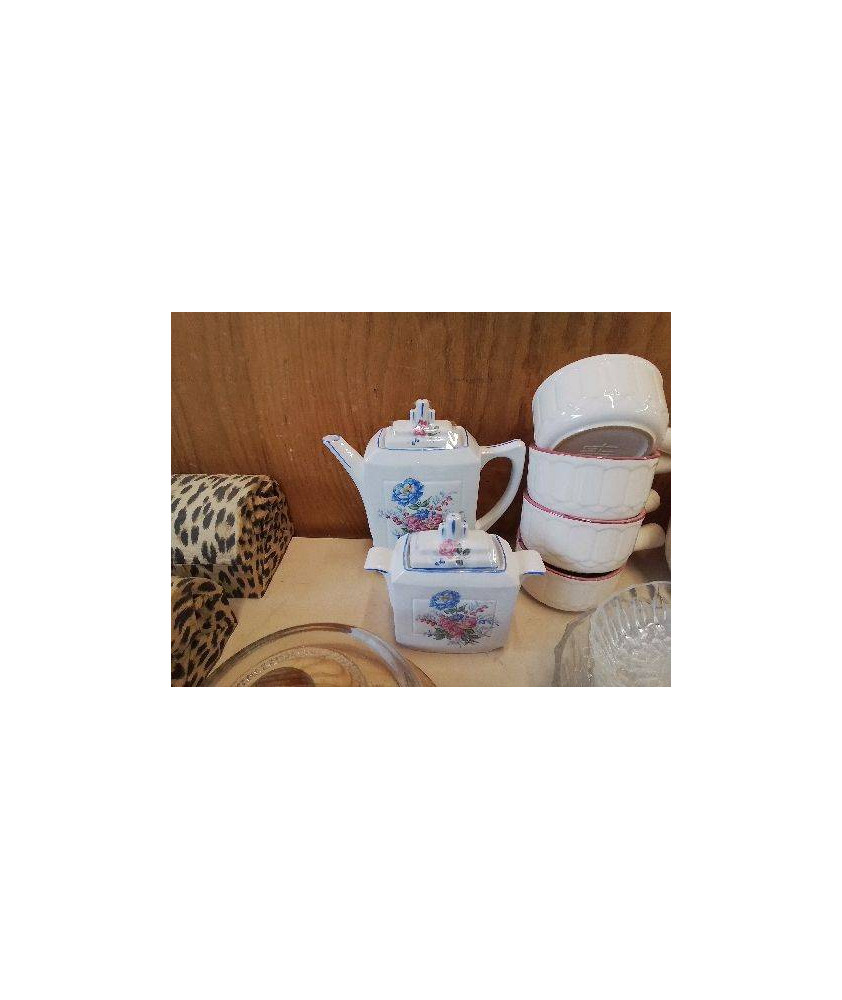 CAFETIÈRE ET POT MOTIF FLORAL 