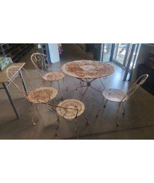 SALON DE JARDIN FER + 2 FAUTEUILS + 2 CHAISES ( EN L’ETAT)