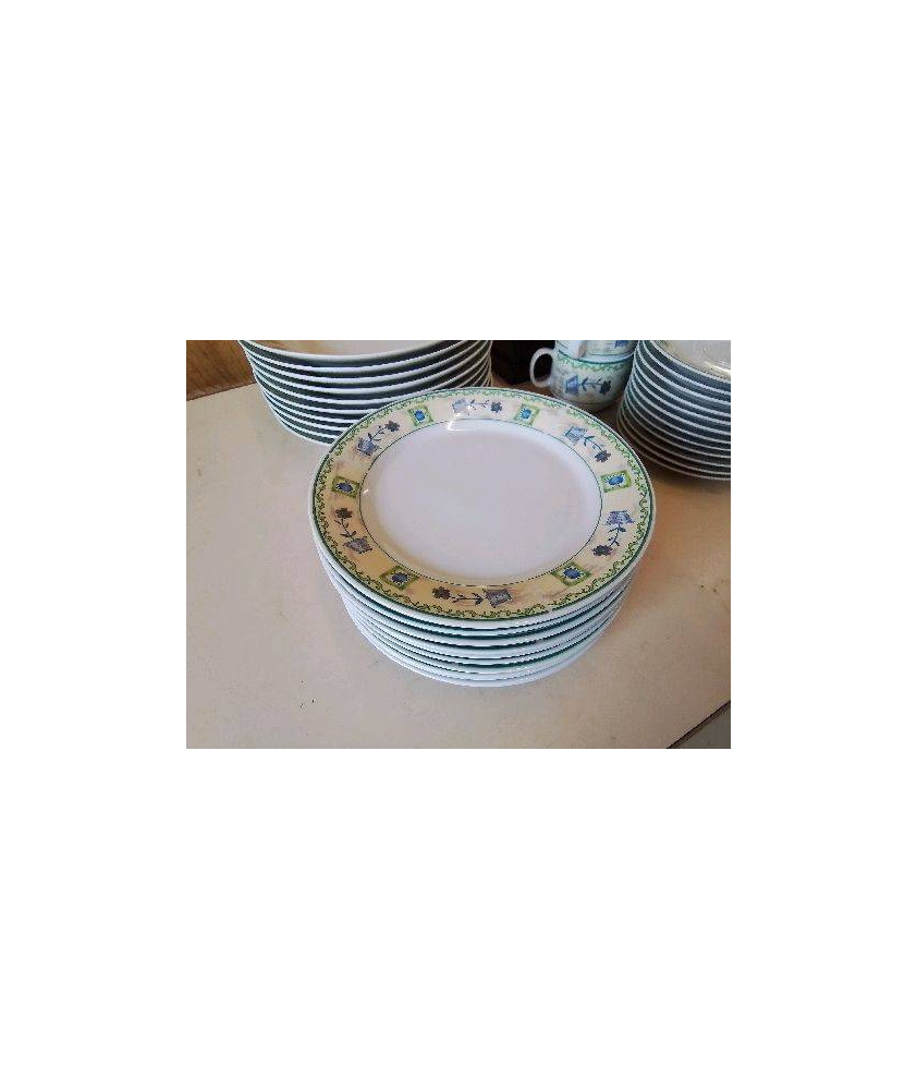 LOT DE 11 ASSIETTES A DESSERT 