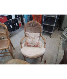 FAUTEUIL CANNÉE STYLE LOUIS XVI AVEC SON COUSSIN 