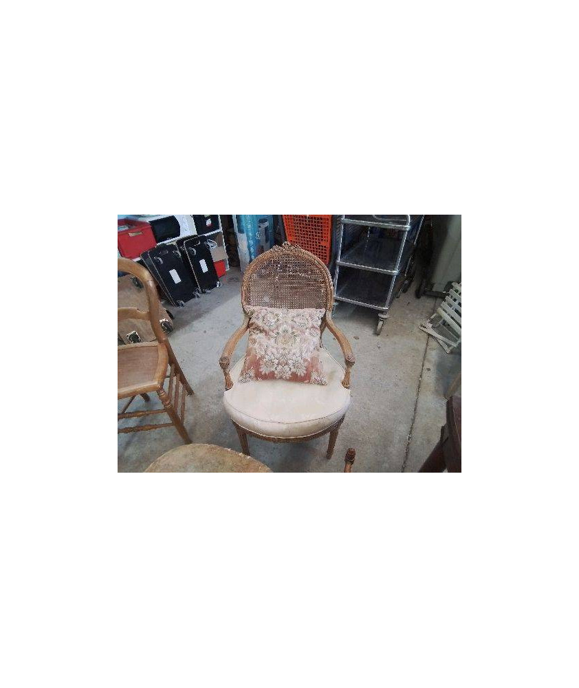 FAUTEUIL CANNÉE STYLE LOUIS XVI AVEC SON COUSSIN 