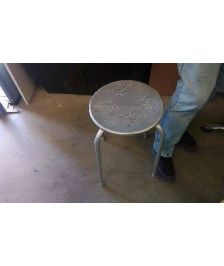 TABOURET METAL EN L’ETAT 