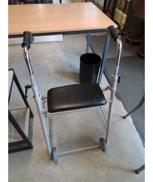 DEHAMBULATEUR A ROULETTES PLIANT METAL GRIS ET PU NOIR 