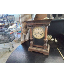 PENDULE PORTIQUE DE STYLE CHARLES X