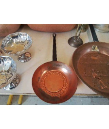 PETITE CASSEROLE EN CUIVRE DECORATIVE 