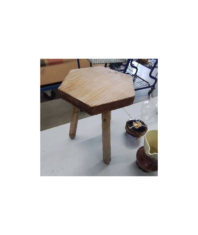 TABOURET TRIPODE
