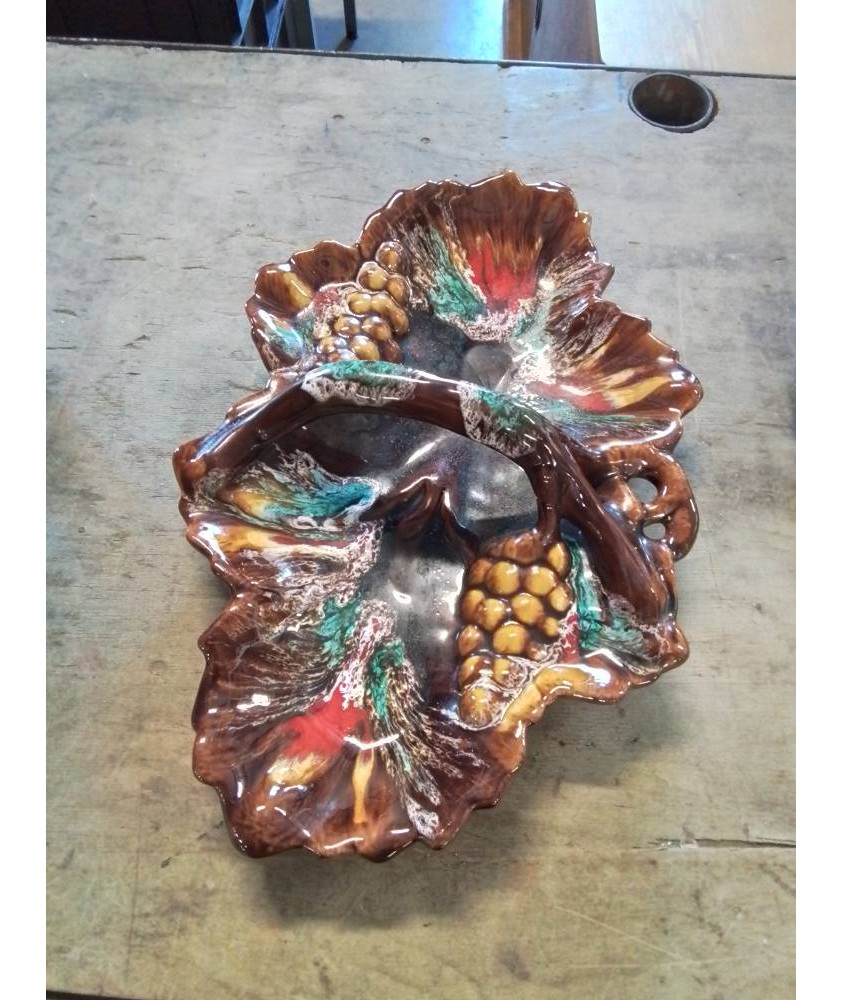 PLAT OVALE CÉRAMIQUE MARRON OCRE DÉCOR RAISIN VALLAURIS ANNÉES 60