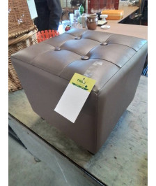 POUF  CARRÉ PU GRIS PIEDS BOIS NOIR