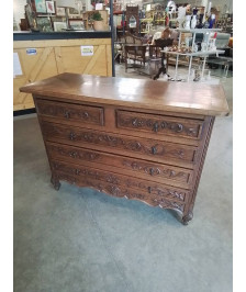 COMMODE STYLE CAUCHOISE BOIS MOULURÉ ET SCULPTÉ AU PANIER 5 TIROIRS 