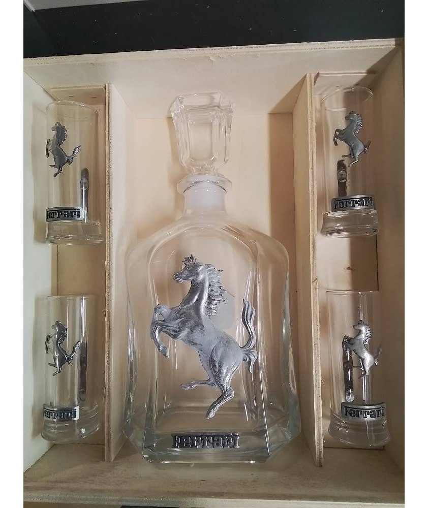 COFFRET CARAFE FERRARI 