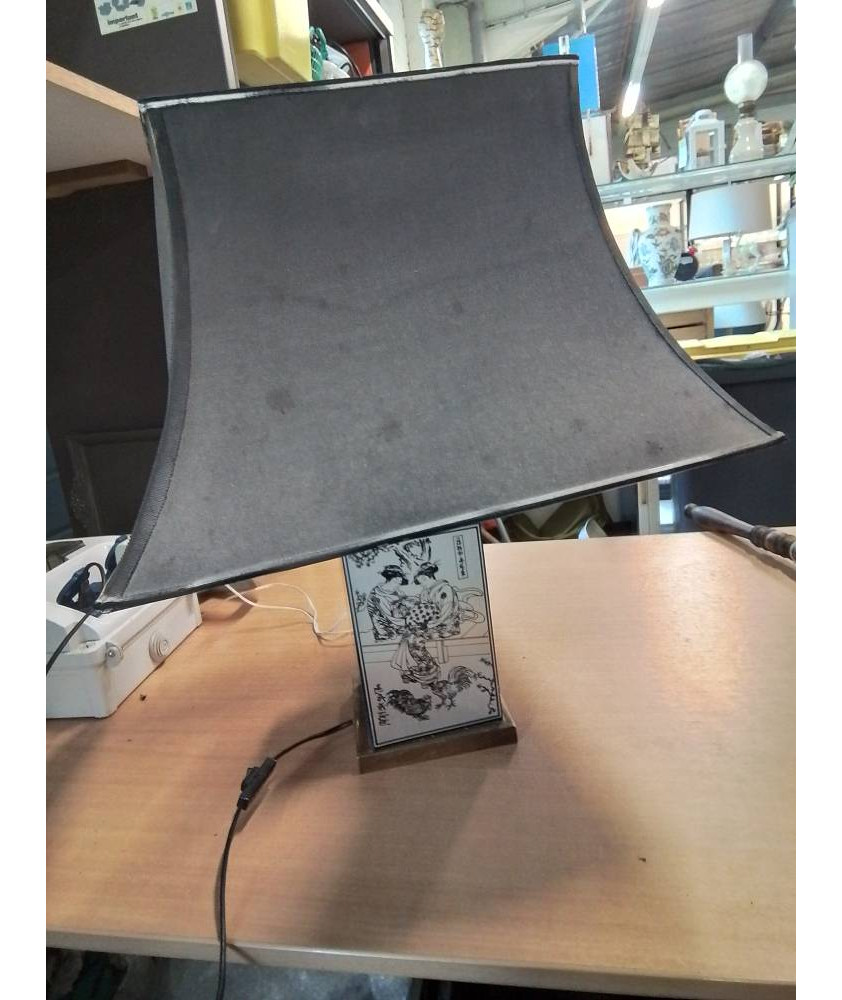 LAMPE RÉSINE DÉCOR ASIATIQUE SOCLE LAITON AJ GRIS ANNÉES 70