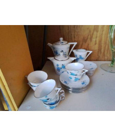 SERVICE BLEU EN PORCELAINE FLEURS BLEU