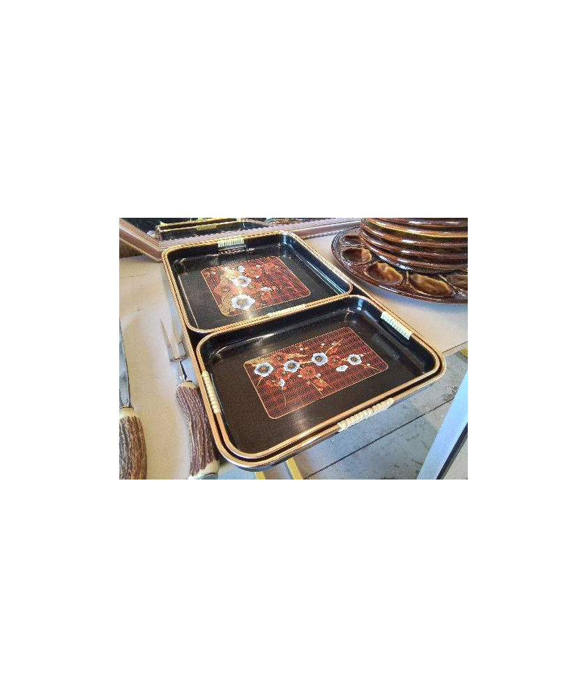 ENSEMBLE DE 3 PLATS MOTIF FLORAL 