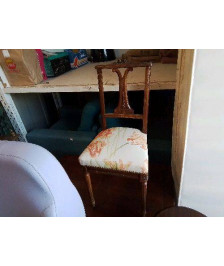 CHAISE TAPISSÉE MOTIF FLORAL 